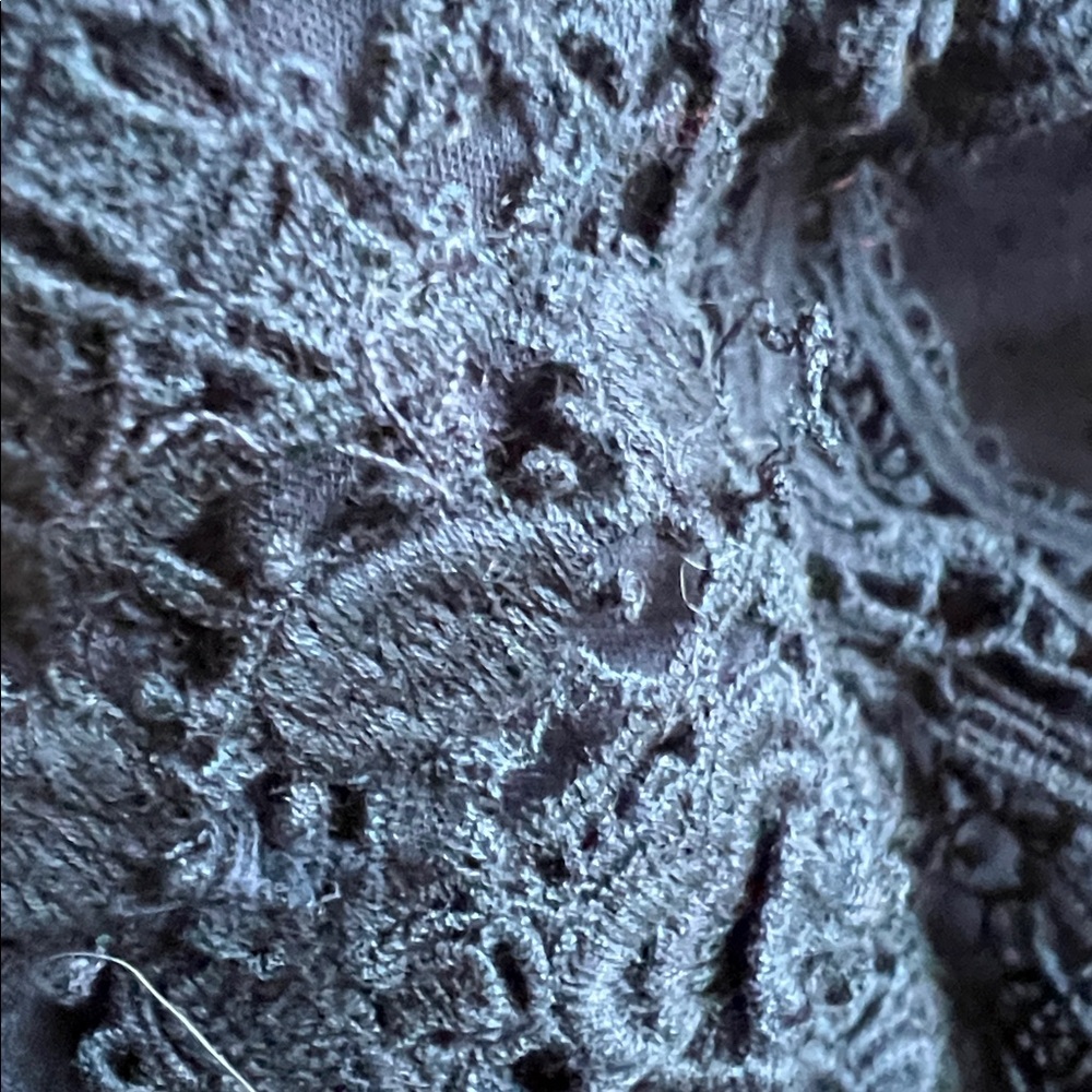 Doen Essie Lace Blouse in Deep Navy - Picture 9 of 10